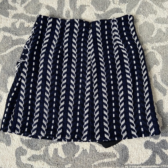 Haute Rouge Mini Skirt XS - Picture 3 of 4